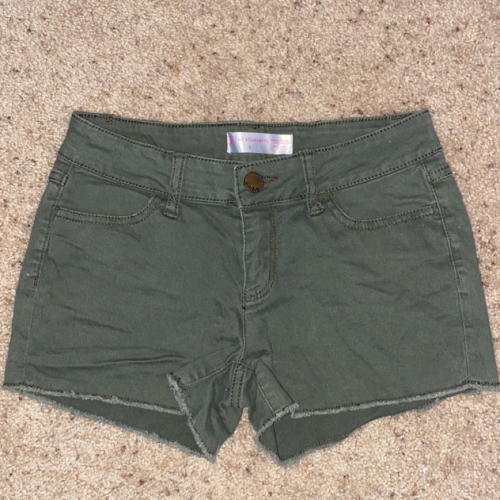 Army green No Boundaries jean shorts